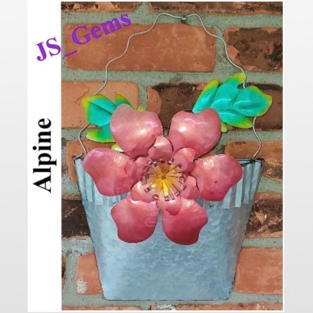 New Hand Made Pink Floral Home Décor Hanger